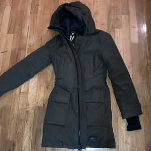 Aritzia TNA Bancroft Parka (slim fit)